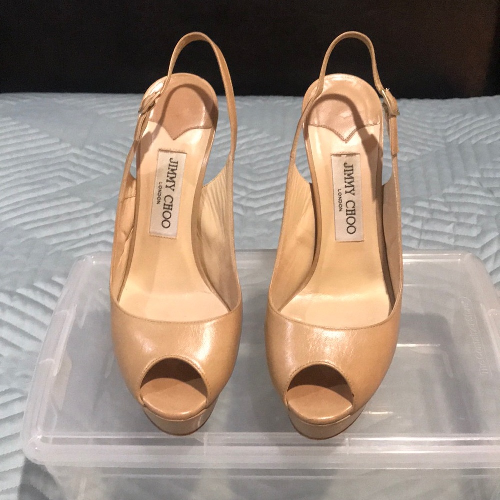 Jimmy Choo leather peep toe sling back heels.
‼️SOLD‼️